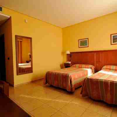 Hotel Lozano Rooms