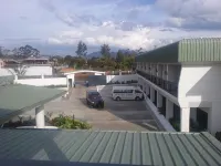McRoyal Hotel - parking