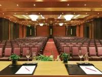 Vivanta Hyderabad, Begumpet Hotels near NIPER