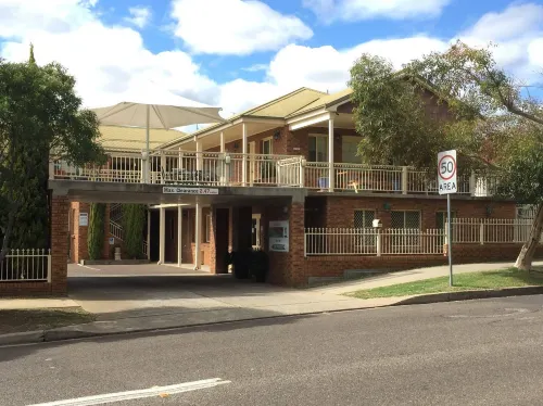 Golf Links Motel Hotels in West Tamworth