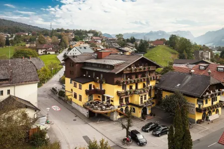 Hotel Gasthof Zum Kirchenwirt Отели в г. Гемайнде Бад-Фигаун
