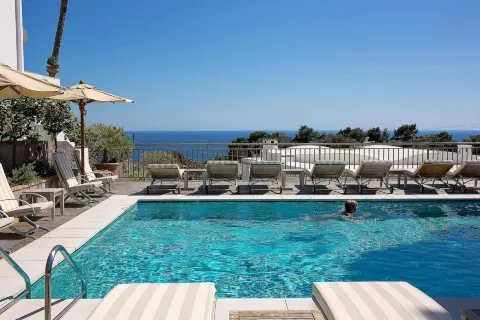 Hotel Canasta