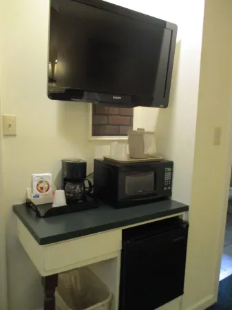 Amherst Inn - Virginia Отели рядом с достопримечательностью «Lazy Days Winery»