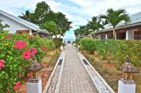 Villas de Mer Hotels in Praslin