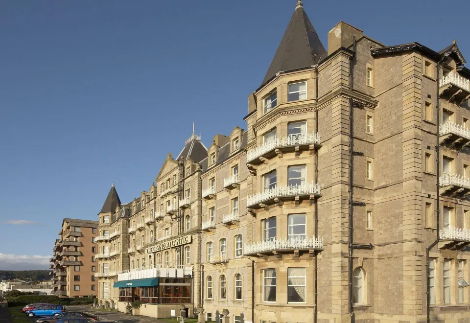 Mentone Hotel - Housity
