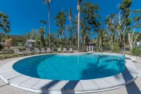 Big4 Whitsundays Tropical Eco Resort فنادق في Flametree