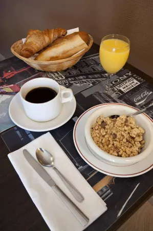 Hôtel du Midi Отели в г. Сен-Пьер-де-Шартрёз