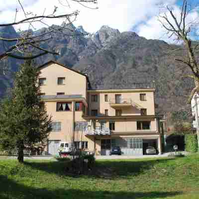 Hotel Piuro Hotel Exterior