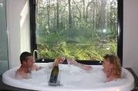 The Bower at Broulee - Hot Tub