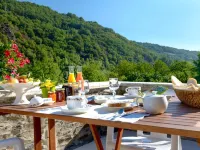 Logis Hôtels - Hostellerie des Lauriers - Hôtel et Restaurant Hotels in Ambialet