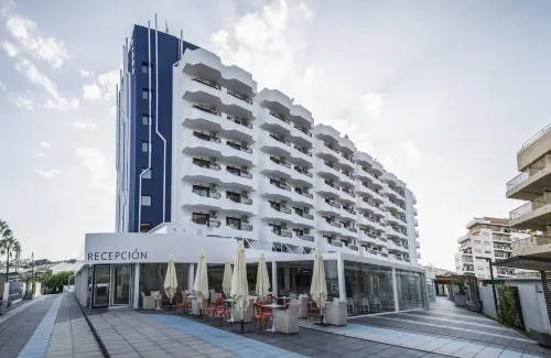 Hotel Prado II - พร้อมอาหารเช้า