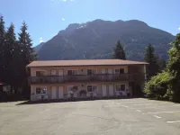 Red Roof Motor Inn - Motels