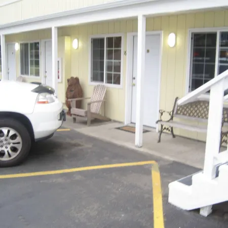Coastal Inn and Suites