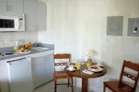The Burgundy Inn Hotel and Apartments