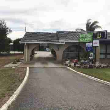 Capri Motel Hotel Exterior