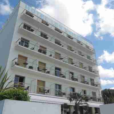 Hôtel Les Brises, vue mer. Hotel Exterior
