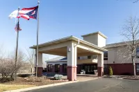 Quality Inn & Suites Oakwood Village - Cleveland South Hotels in Solon