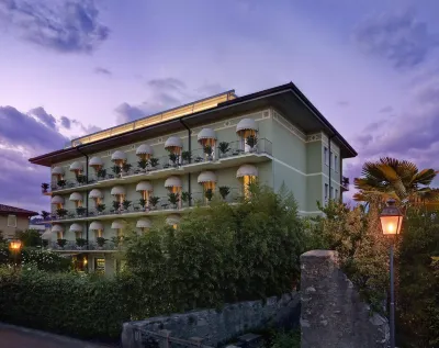 Palace Hotel San Pietro Hôtels à proximité de : Chiesetta di San Zeno