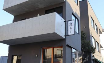 Suitetrails - Treeside Hotel & Apartment