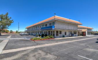 Motel 6 Lancaster, CA