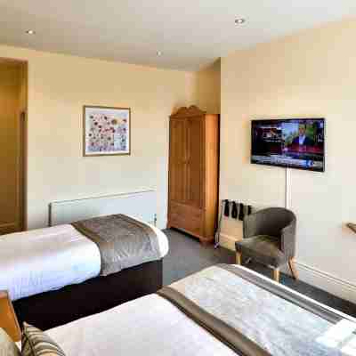 Queens Court Hotel Rooms