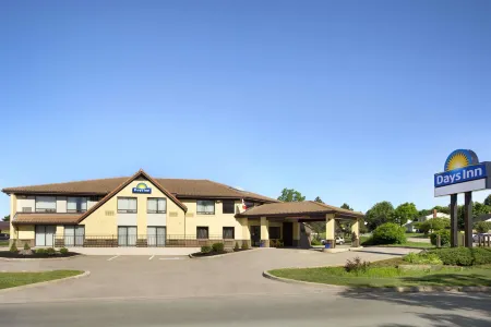 Days Inn by Wyndham Miramichi NB Отели рядом с достопримечательностью «Квин Элизабет Парк»