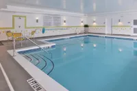 Fairfield Inn & Suites Calhoun - piscina