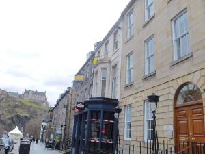 Edinburgh Castle Apartments