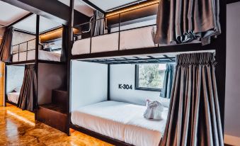 Kampor Co Working Space and Bed