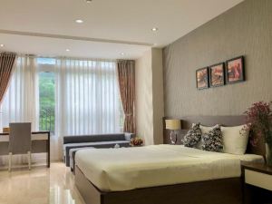 Sunny Serviced Apartment