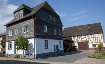 Spacious Holiday Home Between Mosel and Hunsr ck - Housity