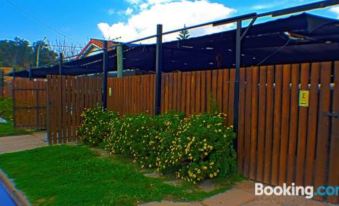Bernie's Bed & Breakfast , A 3 Kilometros Del Aerop Ezeiza, Van ,in-Out, Free Ezeiza Airport