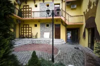 Curtea Brasoveana - 4-نجوم