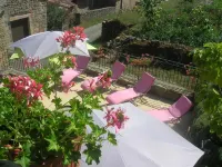 Aux Vieux Arceaux Hotels in Rocher