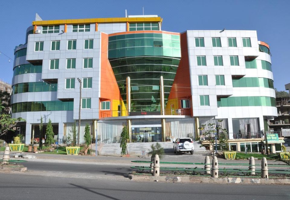 Florida International Hotel - Housity