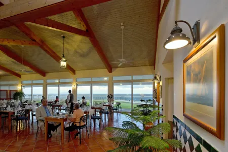 Albatroz Beach & Yacht Club Отели в г. Canical