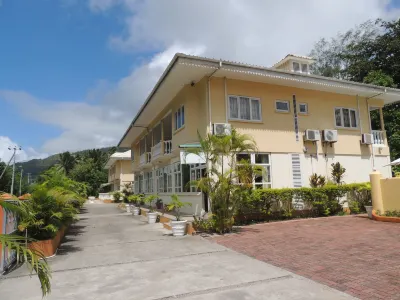 Reef Holiday Apartments Hotels in Mahe Island