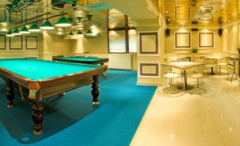 Tygyn Darkhan Hotel 수영장