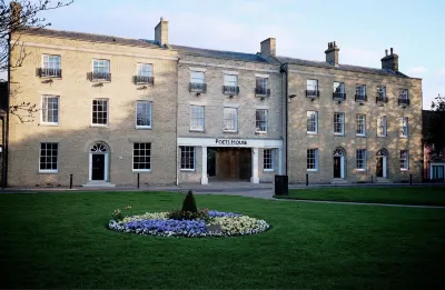 Poets House Hotels near The Olive Tree