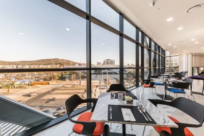 Howard Johnson by Wyndham Incheon Airport Hotels near Dongmak Beach