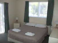 Acorn Estate Motel Hotels in 