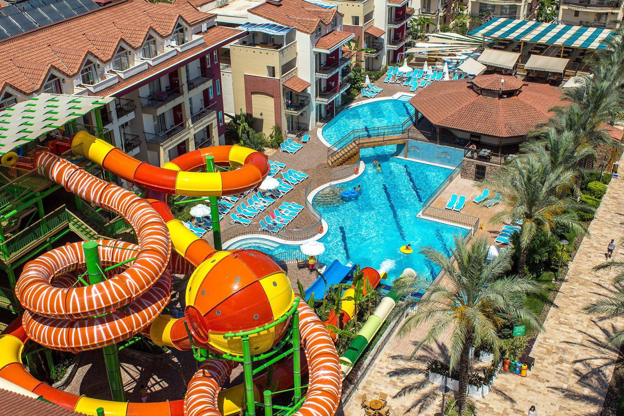 Crystal Aura Beach Resort & Spa – All Inclusive