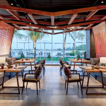 Renaissance Bali Uluwatu Resort & Spa Отели рядом с достопримечательностью «Унгасан»