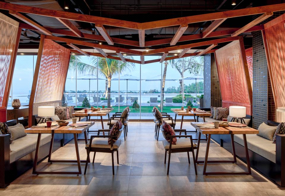 르네상스 리조트 수영장