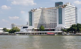 Ramada Plaza by Wyndham Bangkok Menam Riverside