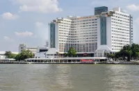 ラマダ プラザ - Ramada Plaza Riverfront Hotel