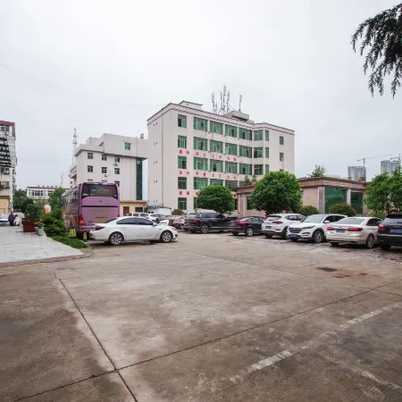 Xinhua Hotel