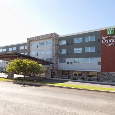 Holiday Inn Express & Suites JOHNSTOWN by IHG