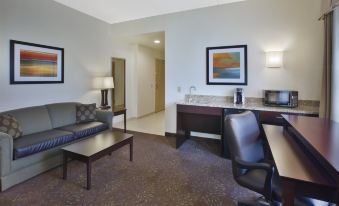 Holiday Inn Express & Suites Geneva Finger Lakes