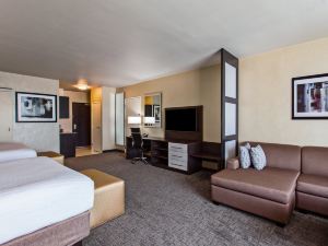 Holiday Inn Express & Suites Anaheim Resort Area, an IHG Hotel